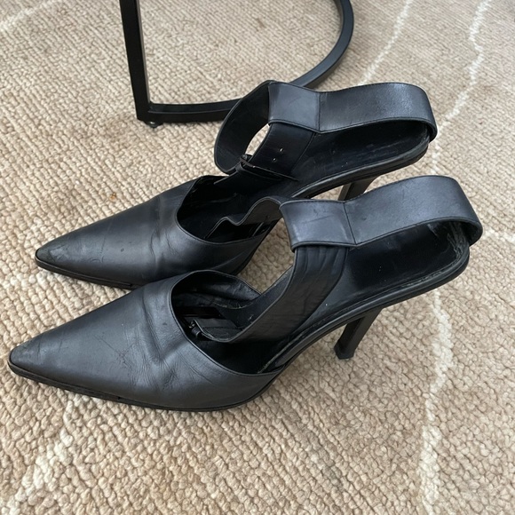 Gucci Shoes - 🔥RARE🔥 GUCCI by Tom Ford gunmetal gray leather stilettos 8 1/2